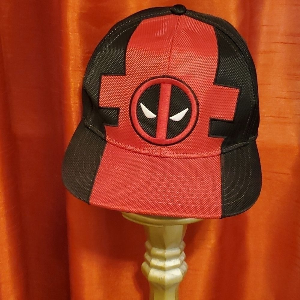 Marvel Comics Deadpool Snapback Hat Red Black Embroidered Logo Cap OSFM